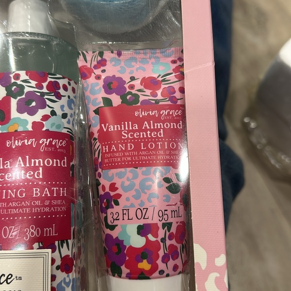 It’s amazing. It’s really brand you not touched. can even scratch for scent - Picture 7 of 8